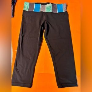 Lulu Lemon 🍋 Capris Silky Soft sz 10